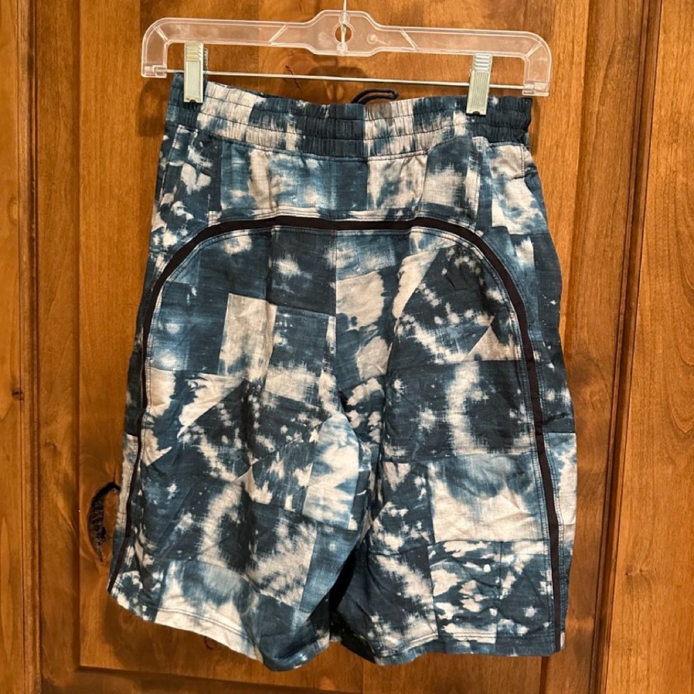 Lululemon Men's Lined Shorts - approximate measurements in pictures and comments